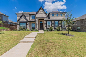 Luxury Home, Big Backyard, Family & Friends